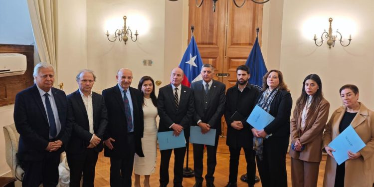 PS llevó a La Moneda propuestas para corregir la reforma de reconstrucción