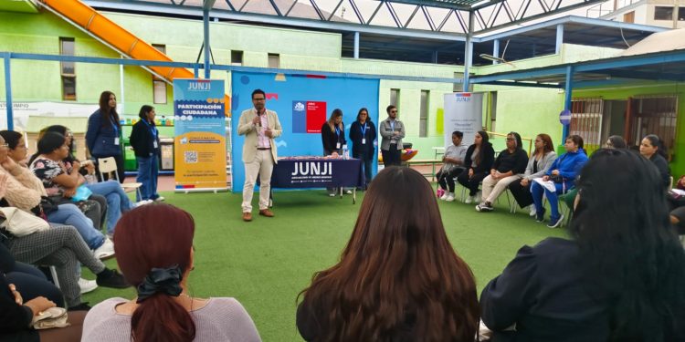 JUNJI: Organizó diálogo acerca de uso de dispositivos móviles en la educación parvularia