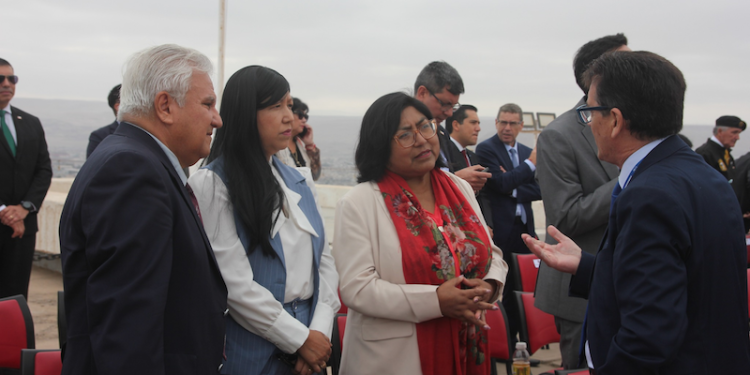 Consejera desmiente a diputado y aclara que continuidad de buses eléctricos responde a gestiones técnicas y responsabilidad empresarial