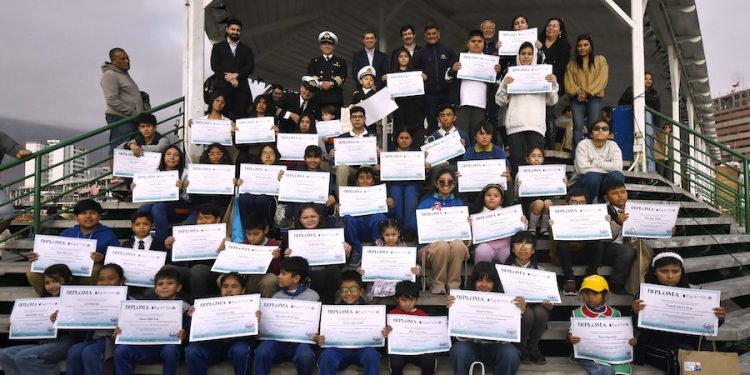 ITI, Armada y Lancheros premiaron a 55 alumnos ganadores de concurso de dibujo y cuentos cortos