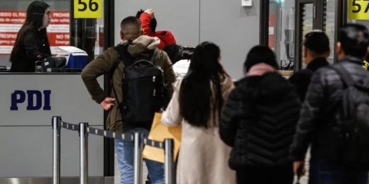 Reporte de Contraloría revela que 486 niños y adolescentes haitianos fueron víctimas de posible tráfico de migrantes