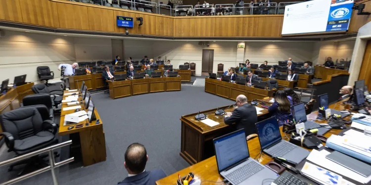 Senado aprueba en general proyecto de reconstrucción nacional y desarrollo social
