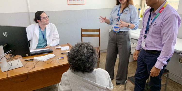Médicos de UC CHRISTUS realizan operativo de dermatología en el Hospital de Arica