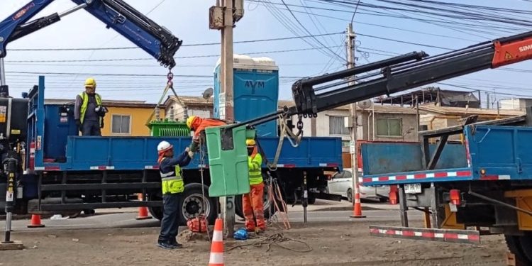 CGE realiza trabajos para mejorar la red eléctrica en sector de avenida Monte Los Olivos