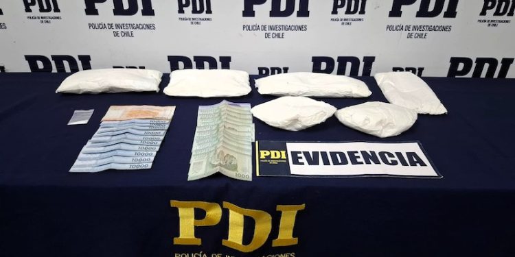 PDI detuvo a dos imputados por tráfico de drogas en el Complejo Fronterizo Chacalluta: Portaban casi 2 kilos de ketamina