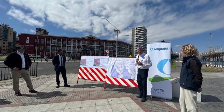 Con cierre de vía poniente de Av. Arturo Prat inicia proyecto de renovación de colector
