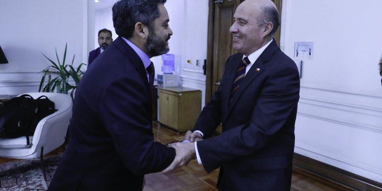 Gobernador Carvajal logra compromiso del Ministro de Hacienda para acelerar cartera de proyectos por más de $140 mil millones