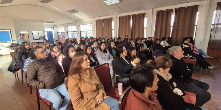 ACSA Tarapacá participa en conversatorio sobre convivencia educativa y buen trato en Alto Hospicio