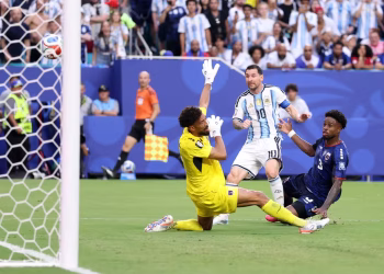 Argentina sobrevive ante Cabo Verde que mereció ganar
