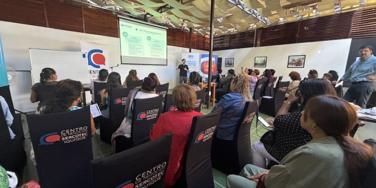 Emprendedores del CDN Sercotec Iquique son capacitados en ventas de alto impacto
