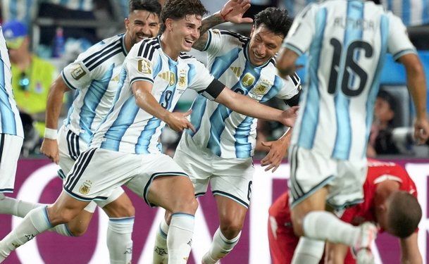 Argentina venció 3-1 a Suiza en el tiempo extra tras igualar 1-1 en los 90 minutos reglamentarios