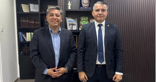 Fiscal Castro Bekios y diputado Arqueros abordaron desafíos para instituciones del Estado