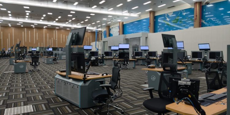 Indra completa con éxito la entrada en operación de centros de control de tráfico aéreo de cuatro países diferentes en una misma semana