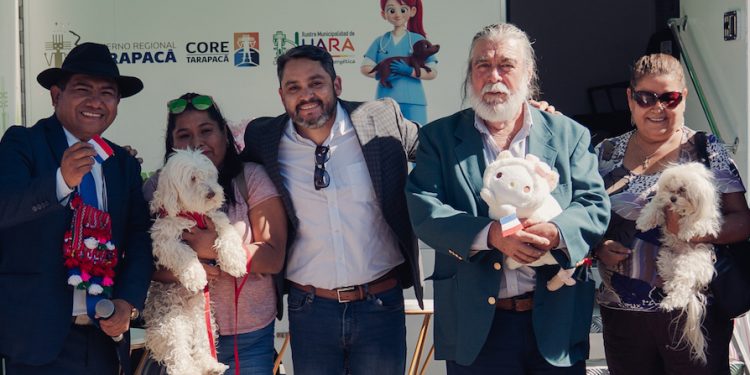 Huara recibió la primera clínica veterinaria móvil de la Provincia del Tamarugal