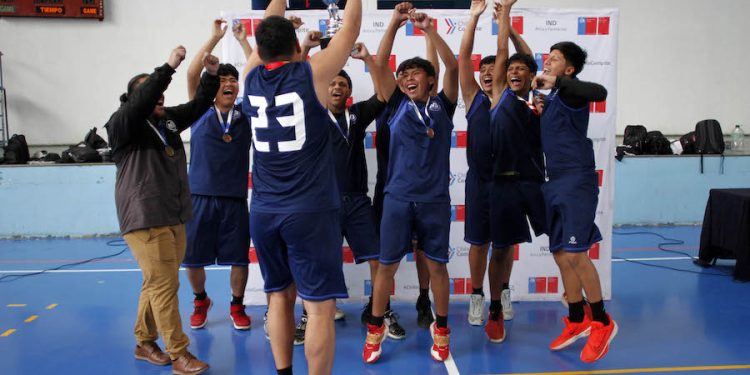 Quinteto del Liceo Antonio Varas saca pasajes para el nacional de los Juegos Deportivos Escolares