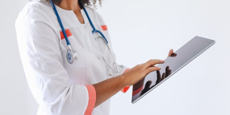 Inteligencia artificial y el desafío de preservar el criterio clínico en medicina