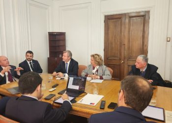 Senador Renzo Trisotti lidera reunión con Hacienda para proyectar el futuro de ZOFRI y fortalecer el desarrollo de Tarapacá