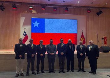 Delegación Iquique de la Corporación de Exalumnos de la Escuela Militar participa en Concierto en Homenaje a la Patria organizado por el Ejército de Chile