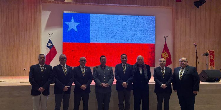 Delegación Iquique de la Corporación de Exalumnos de la Escuela Militar participa en Concierto en Homenaje a la Patria organizado por el Ejército de Chile