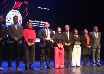 Arica rindió homenaje a sus Ciudadanos Destacados y corona a los nuevos Hijos Ilustres 2026