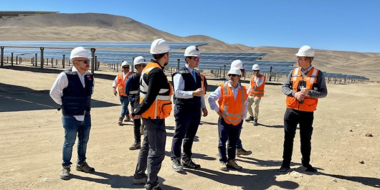 Alto Hospicio podrá acceder a descuentos en sus cuentas eléctricas gracias a nuevo parque solar