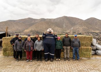 Farmacias del Dr. Simi entrega kits de emergencia, leche y alimento para familias afectadas por el sistema frontal en Lirquén, Ovalle y Monte Patria