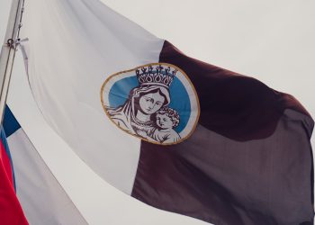 GORE Tarapacá comenzó julio con izamiento de bandera en honor a la Virgen del Carmen de La Tirana