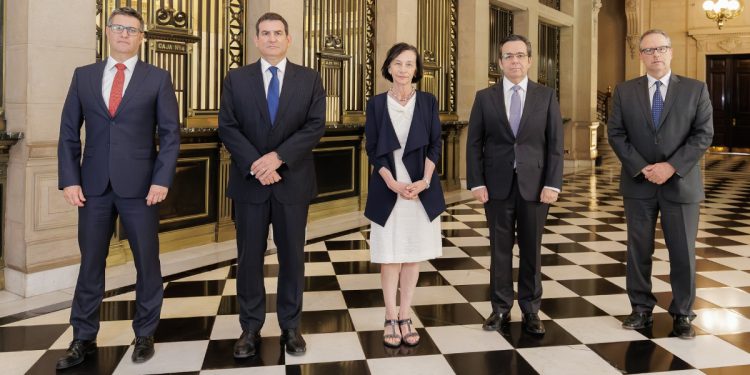 Consejo del Banco Central de Chile acordó mantener la tasa de interés de política monetaria en 4,5%.