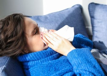 Desde congestión nasal hasta alterar nuestra piel: Los efectos de la humedad que no conocías