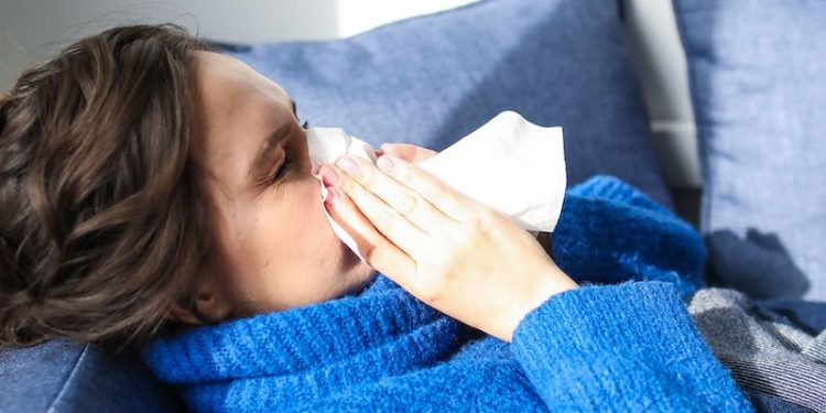 Desde congestión nasal hasta alterar nuestra piel: Los efectos de la humedad que no conocías