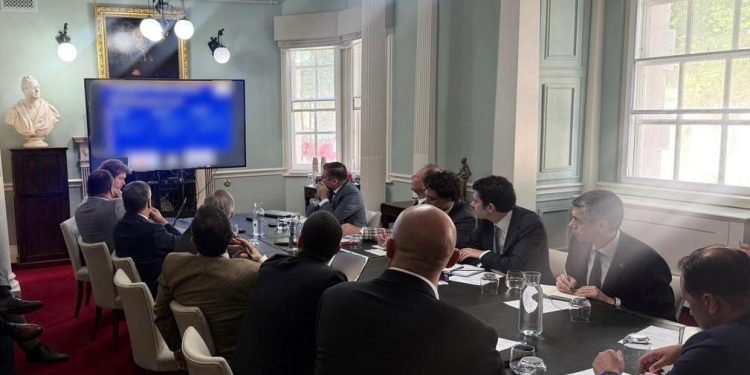 Oficiales de la FACH participaron en seminario sobre Resilencia Estratégica e Innovación en Defensa