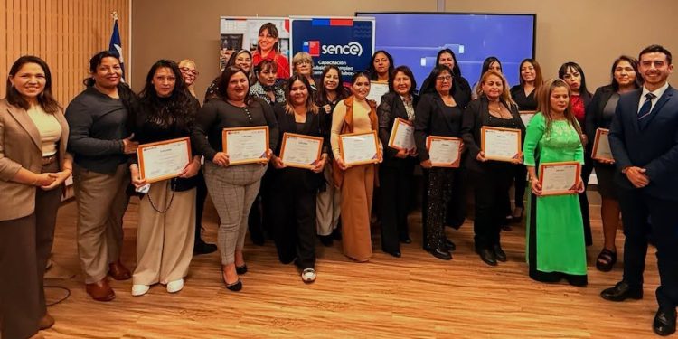 20 mujeres de Arica fortalecen sus oportunidades laborales gracias al curso manipulación de alimentos del SENCE