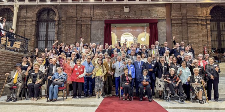 100 Líderes Mayores 2026: invitan a nominar a chilenos que destacan después de los 75 años
