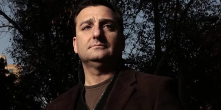 Max Colodro: “El cadáver del socialismo democrático respira, pero conectado al oxígeno del PC y el FA”