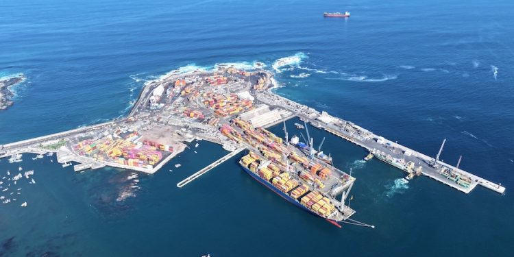 Puerto de Iquique cierra primer semestre con alza de 4% en transferencia de carga