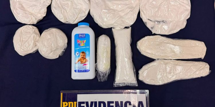 PDI detuvo dos imputados en aeropuerto de Arica por tráfico de drogas: portaban más de casi 13 mil dosis de ketamina