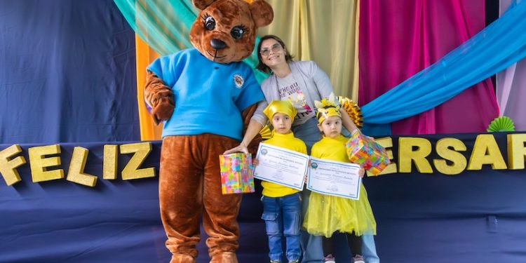 Directora de establecimiento SLEP es reconocida entre las 30 mejores líderes educativas del país