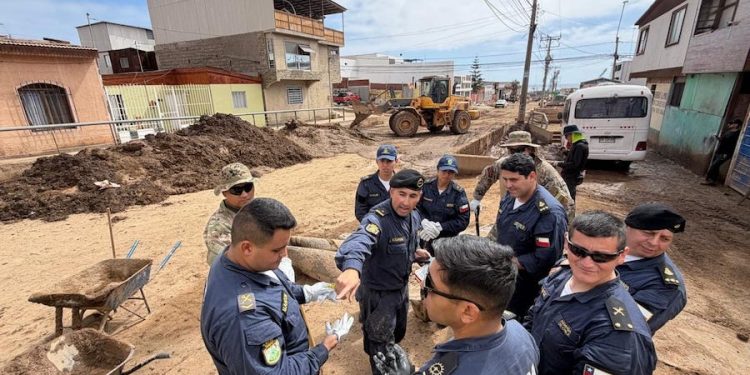 Cuarta Zona Naval continúa despliegue en zona afectada por aluviones