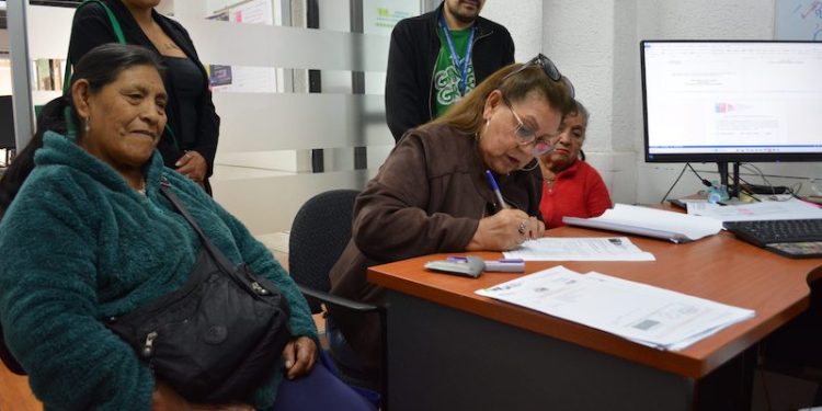 Programa Quiero Mi Barrio impulsa bienestar y calidad de vida en adultos mayores de Alto Hospicio