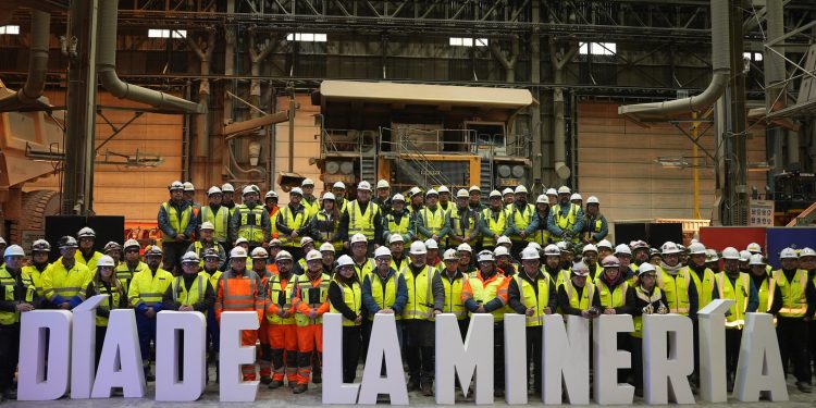 Biministro Daniel Mas conmemora el Día de la Minería en Collahuasi