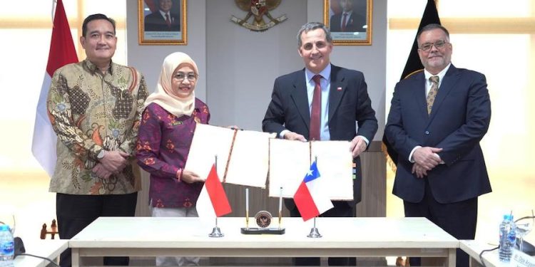Indonesia reconoce a Chile como país libre de mosca de la fruta