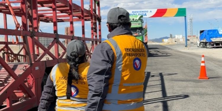 Ministerio de Transportes lidera operativo de fiscalización de vehículos en pasos fronterizos