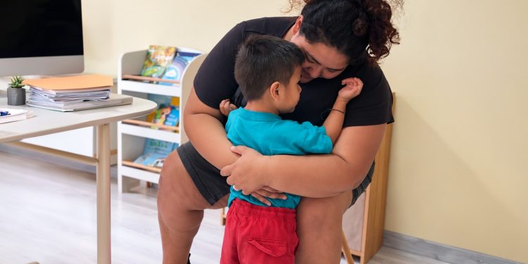 ¿Qué hay detrás de una donación? Una red que trabaja todo el año por la protección de la niñez