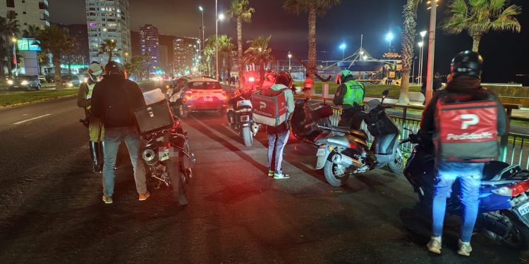 Carabineros sacó de circulación 10 motocicletas durante operativo policial