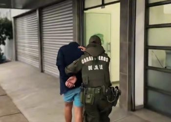 Carabineros recupera vehículo robado y detiene a dos personas en Alto Hospicio