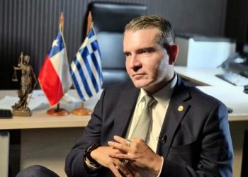 Fiscal Juan Castro Bekios advierte evolución del crimen organizado y los riesgos que representa para municipalidades