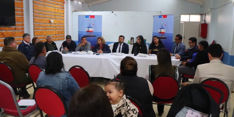 Vecinos de Chanavayita plantearon sus necesidades en diálogo ciudadano de la Delegación Presidencial