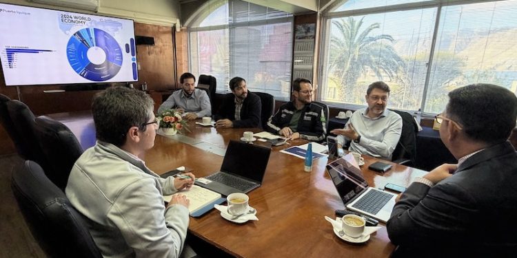 Delegación de Brasil conoce ventajas de Puerto Iquique para fortalecer integración