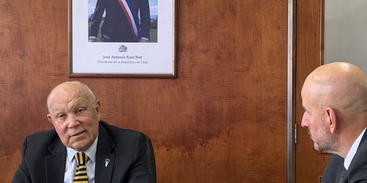 Embajador de Estados Unidos en Chile visita el Puerto de Iquique