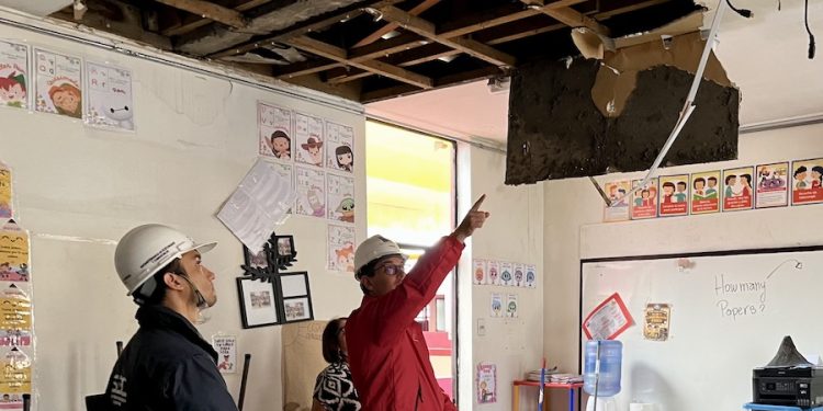 Revisan condiciones eléctricas de establecimientos educacionales afectados por lluvias